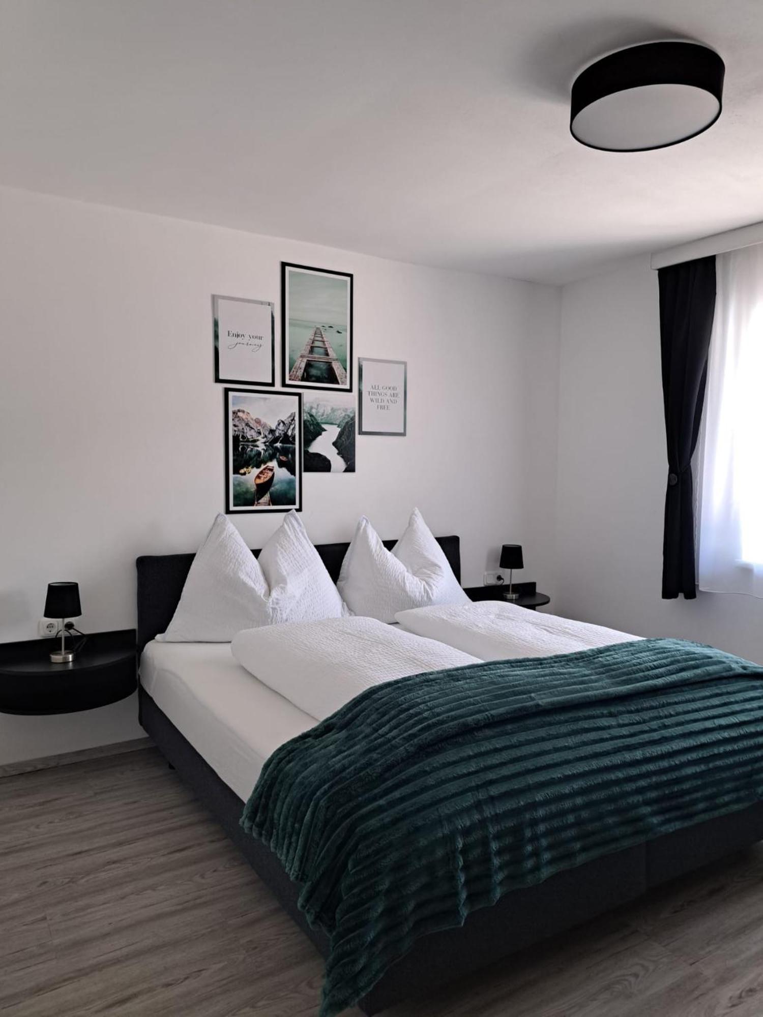 Ferienwohnung Kapar ฟาร์แวร์เฟน ภายนอก รูปภาพ