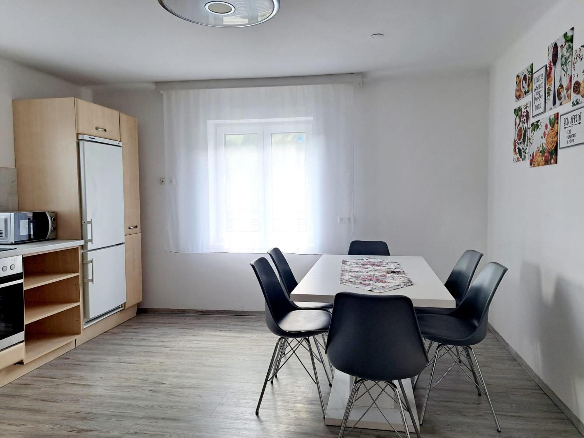 Ferienwohnung Kapar ฟาร์แวร์เฟน ภายนอก รูปภาพ
