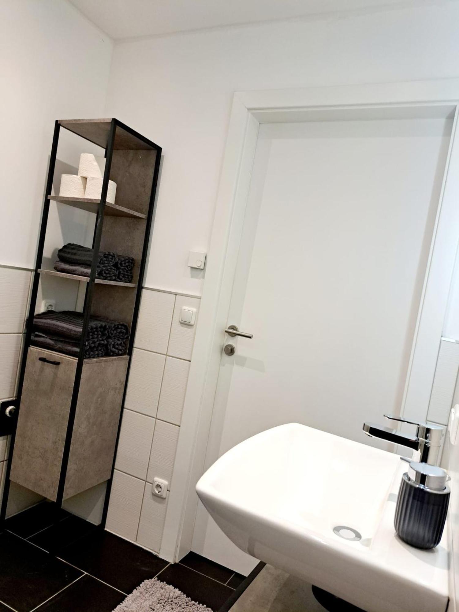 Ferienwohnung Kapar ฟาร์แวร์เฟน ภายนอก รูปภาพ